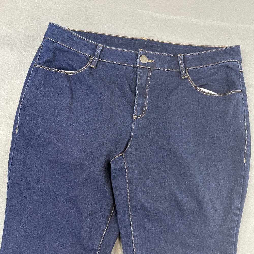 Faded Glory dark‎ wash denim jeans feature a button closure Size 16 P